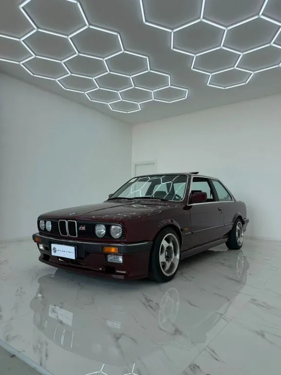 BMW 323