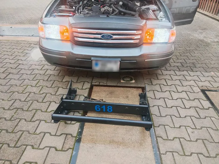 Ford Crown