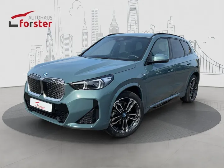 BMW iX1