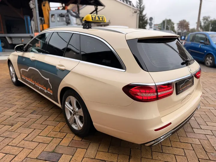 Mercedes-Benz E 200