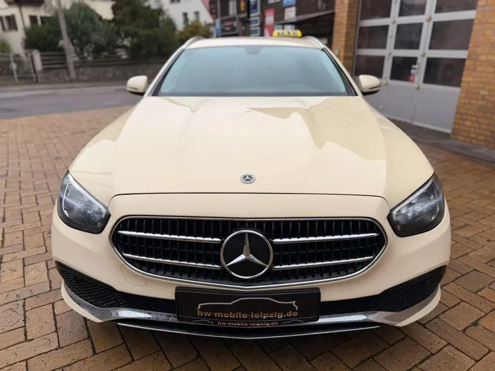 Mercedes-Benz E 200