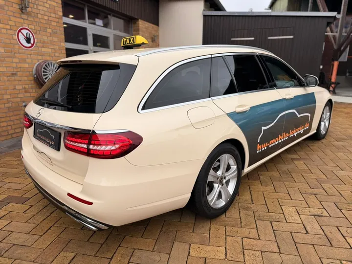 Mercedes-Benz E 200