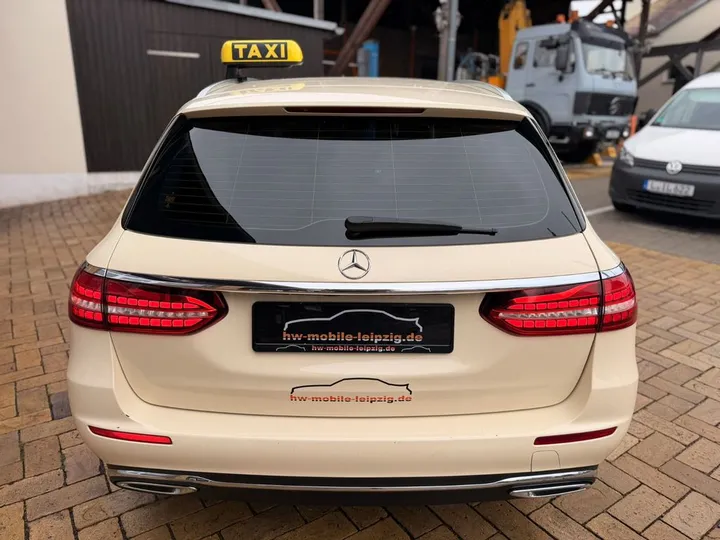 Mercedes-Benz E 200