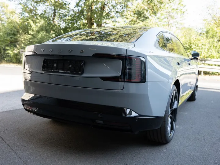 Volvo ES90