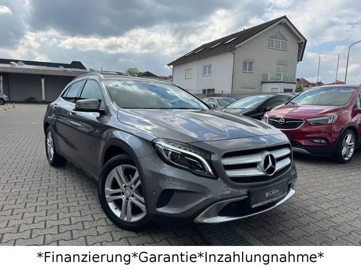 Mercedes-Benz GLA 220