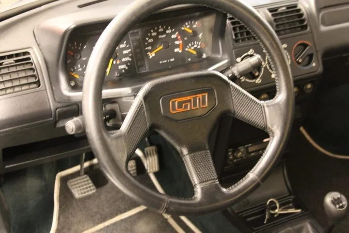 Peugeot 205