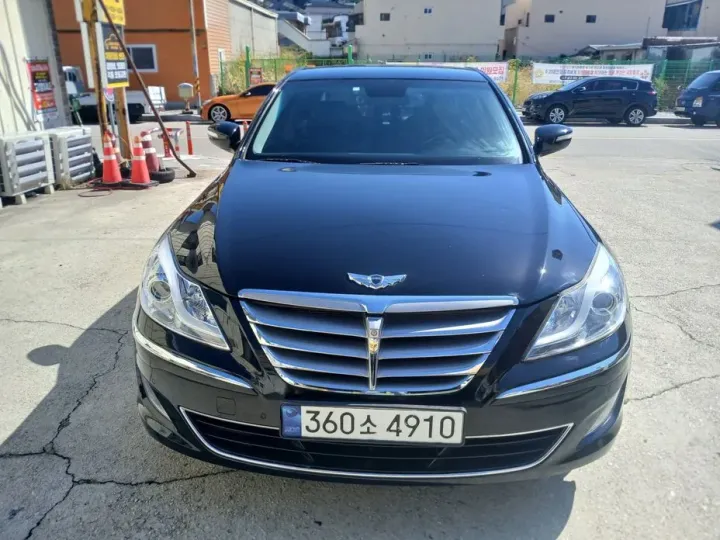 Hyundai Genesis