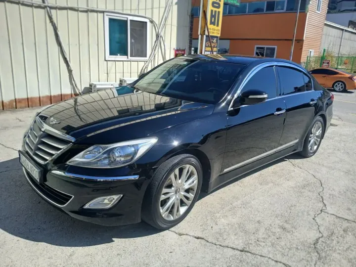 Hyundai Genesis