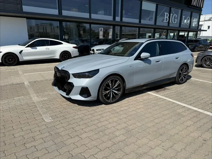 BMW i5