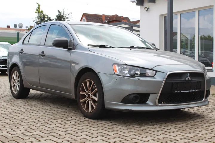 Mitsubishi Lancer