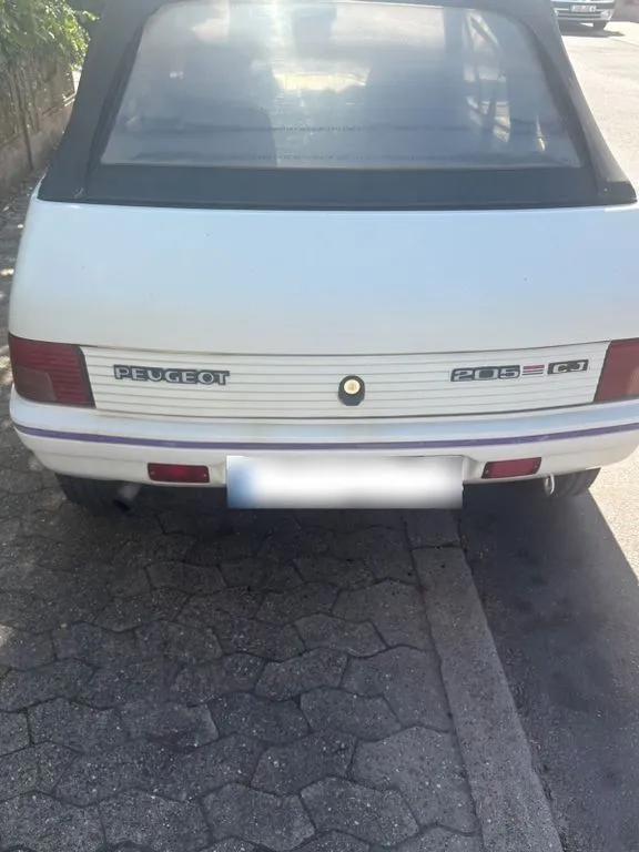 Peugeot 205