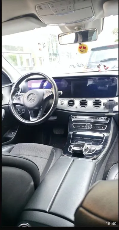 Mercedes-Benz 220
