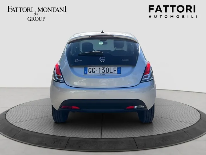 Lancia Ypsilon