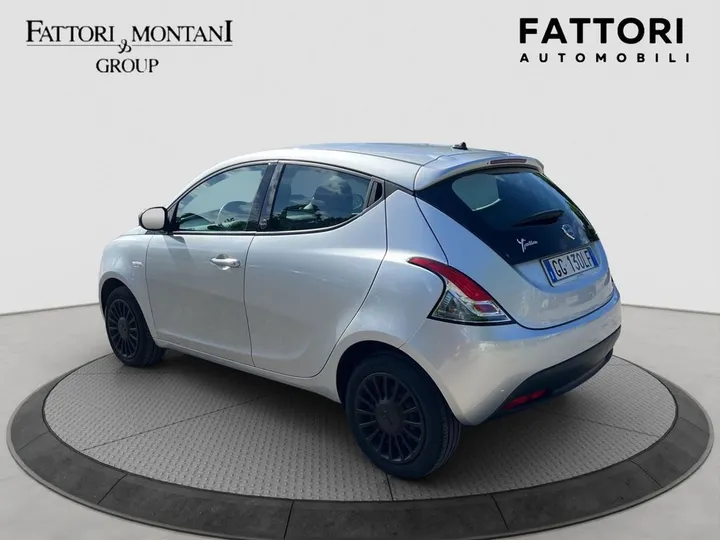 Lancia Ypsilon