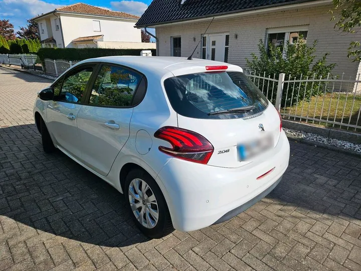 Peugeot 208