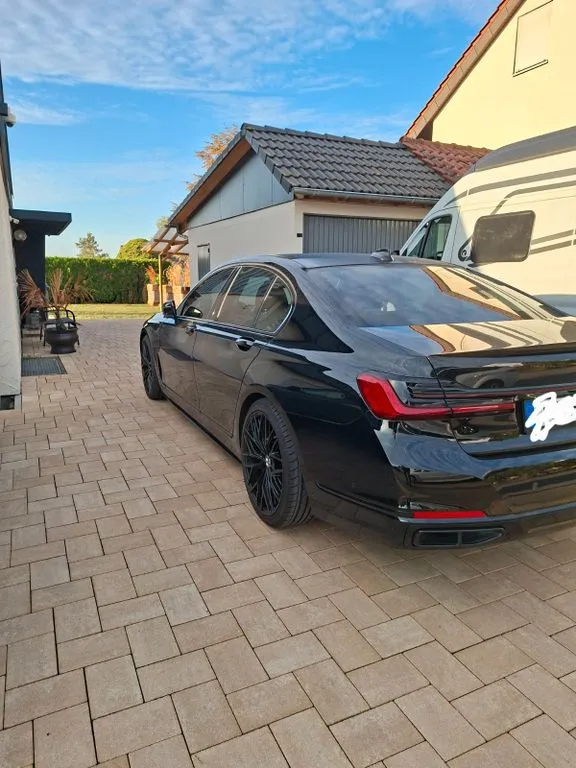 BMW 730