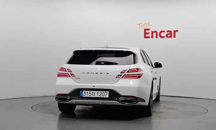 Genesis G70