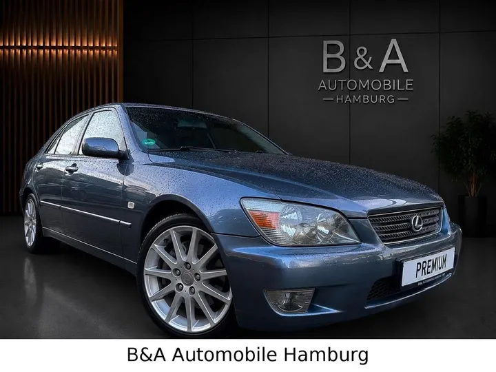 Lexus IS 200