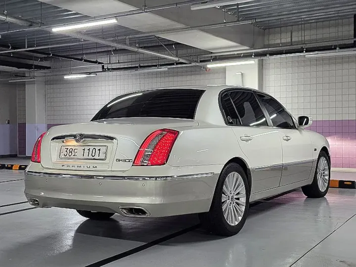 Kia OPIRUS