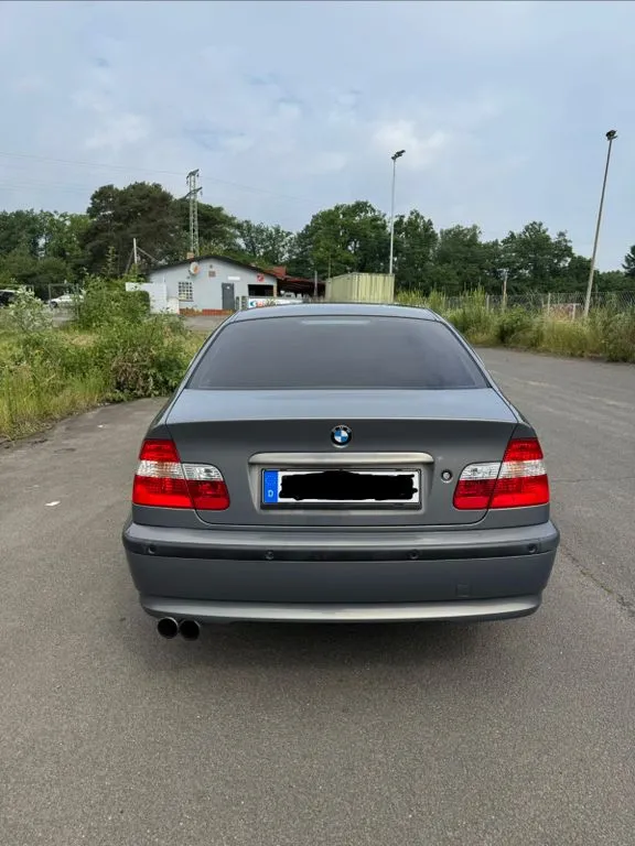 BMW 320