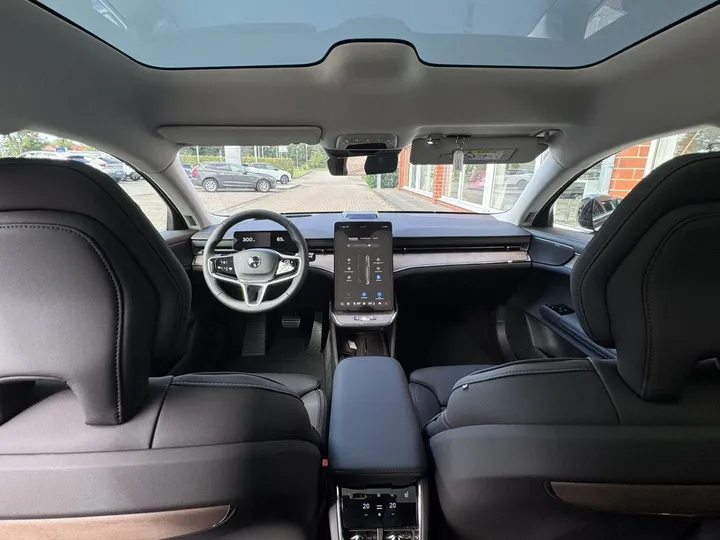 Volvo ES90