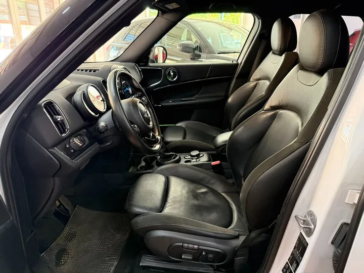 MINI Countryman D (Cooper)