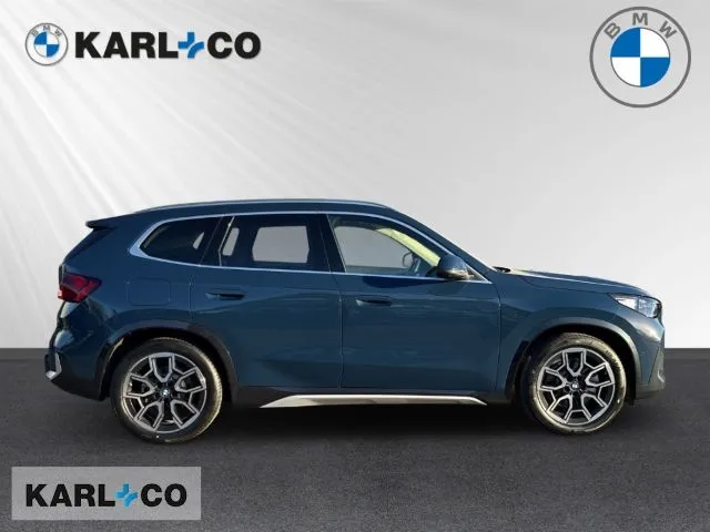BMW iX1