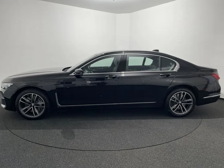 BMW 750