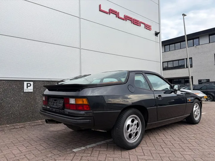 Porsche 924