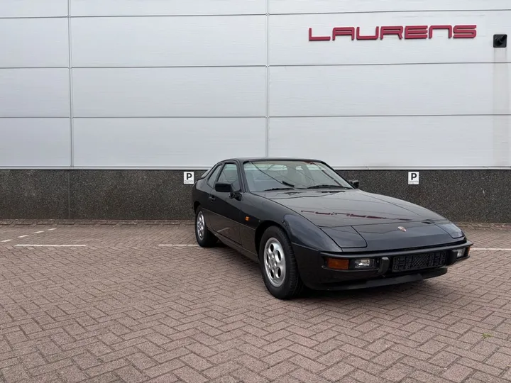 Porsche 924