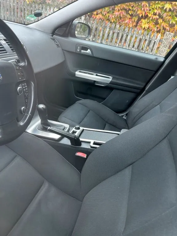 Volvo V50
