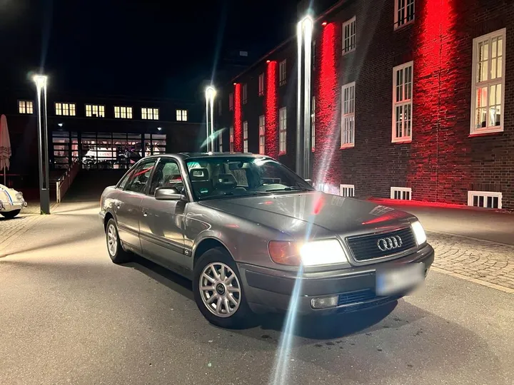 Audi 100