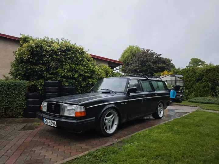 Volvo 245
