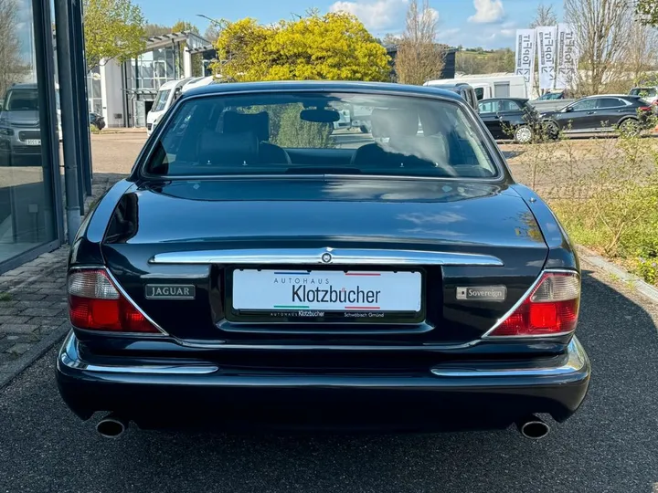 Jaguar XJ