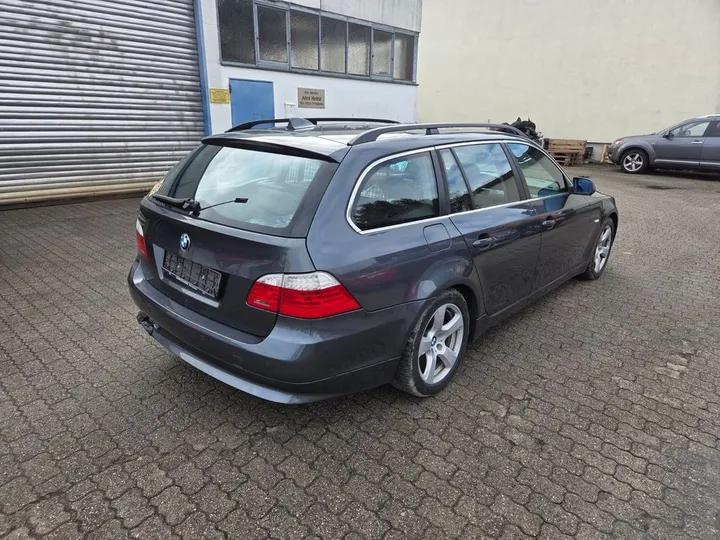 BMW 525