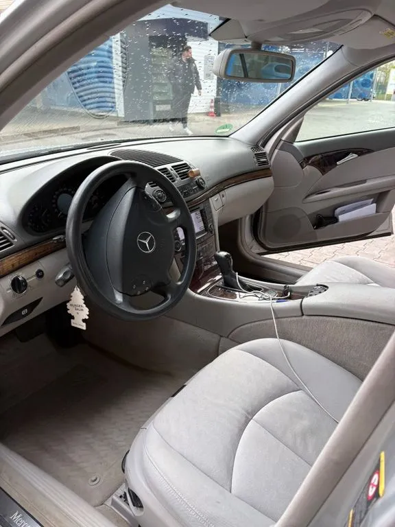 Mercedes-Benz 320