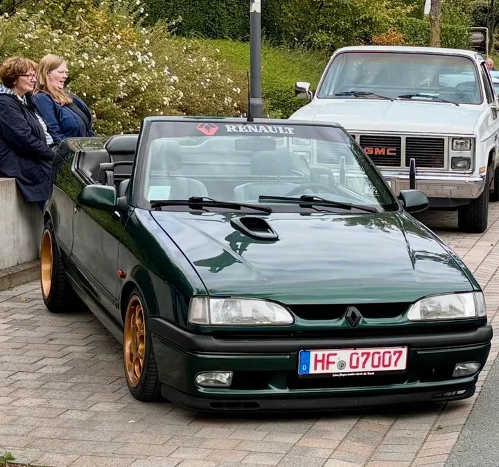 Renault R 19