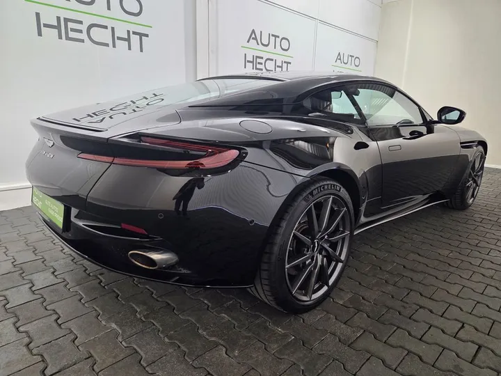 Aston Martin DB