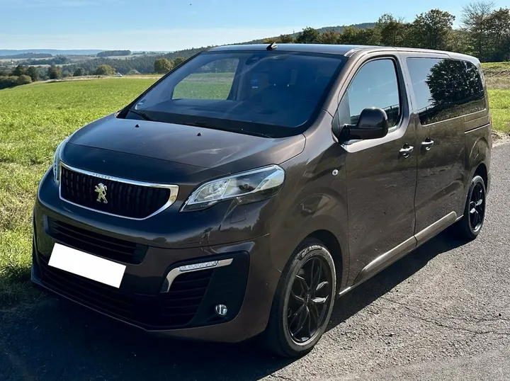 Peugeot Traveller