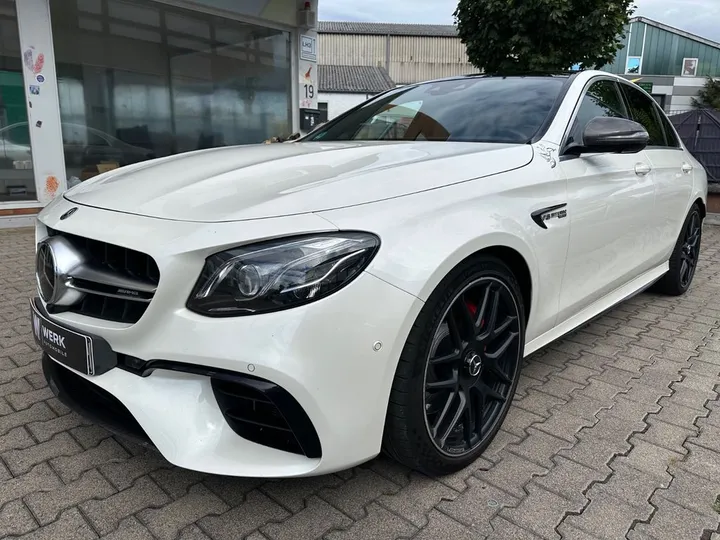 Mercedes-Benz E 63 AMG