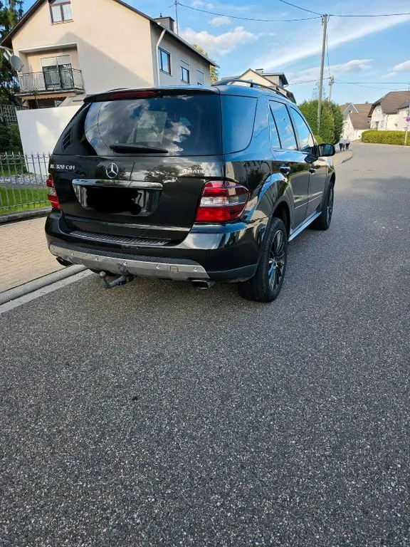 Mercedes-Benz ML 320