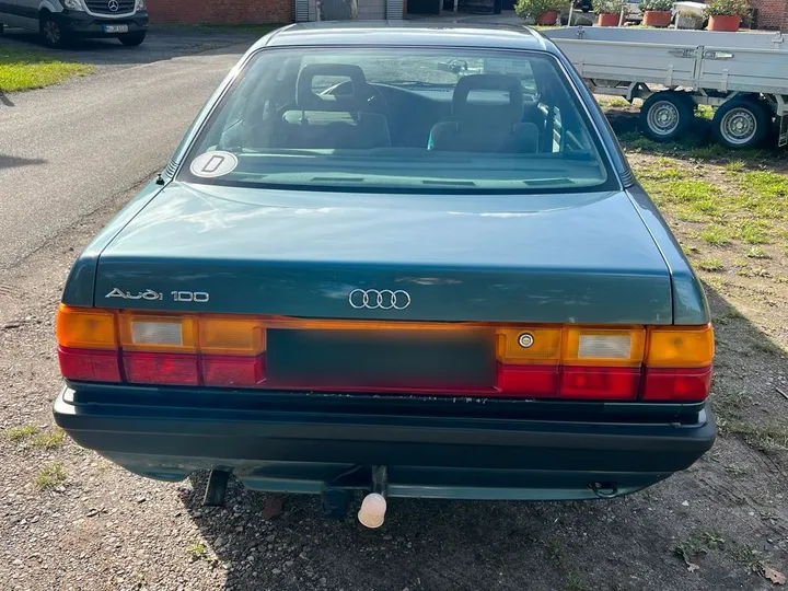 Audi 100