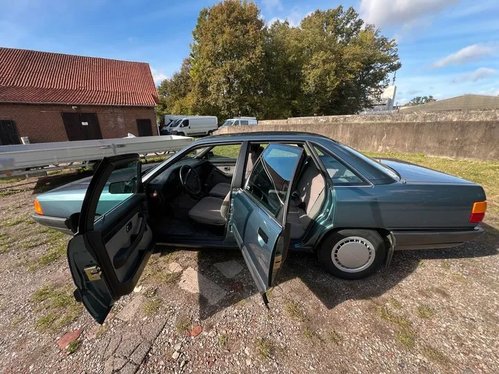 Audi 100
