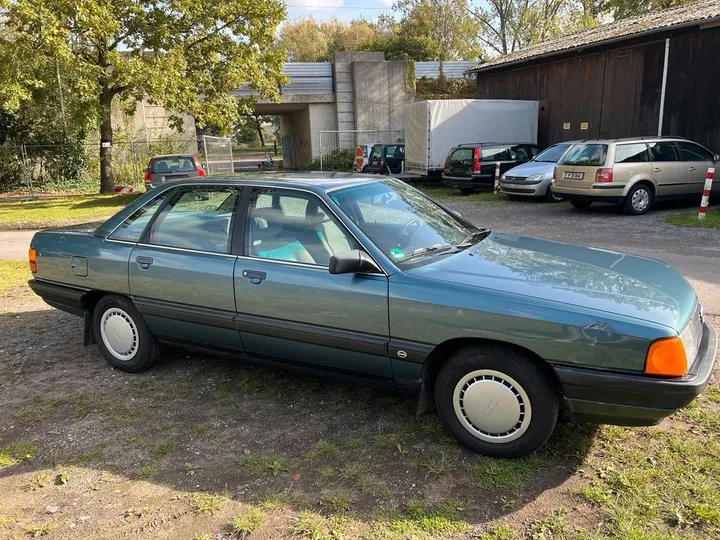 Audi 100