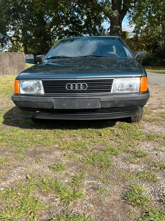 Audi 100