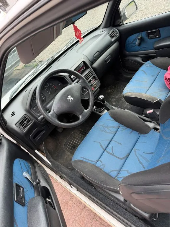 Peugeot 106