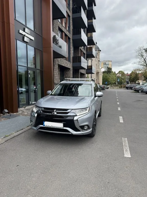 Mitsubishi Plug-in Hybrid Outlander