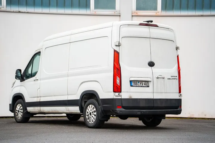 Maxus Deliver 9