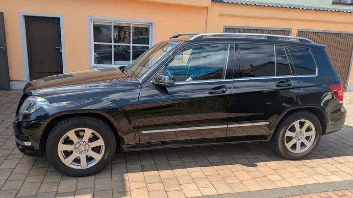 Mercedes-Benz 220