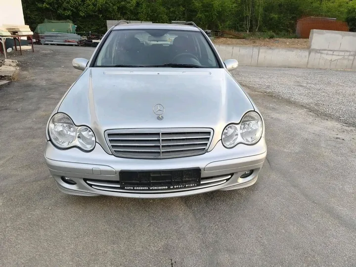 Mercedes-Benz C 180